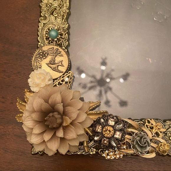 Gold frame with Repurposed Jewelry - Picture 3 of 11